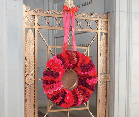 Red Pave Wreath